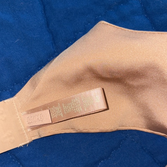 SKIMS Nude Super Push-Up Bra - Picture 3 of 5